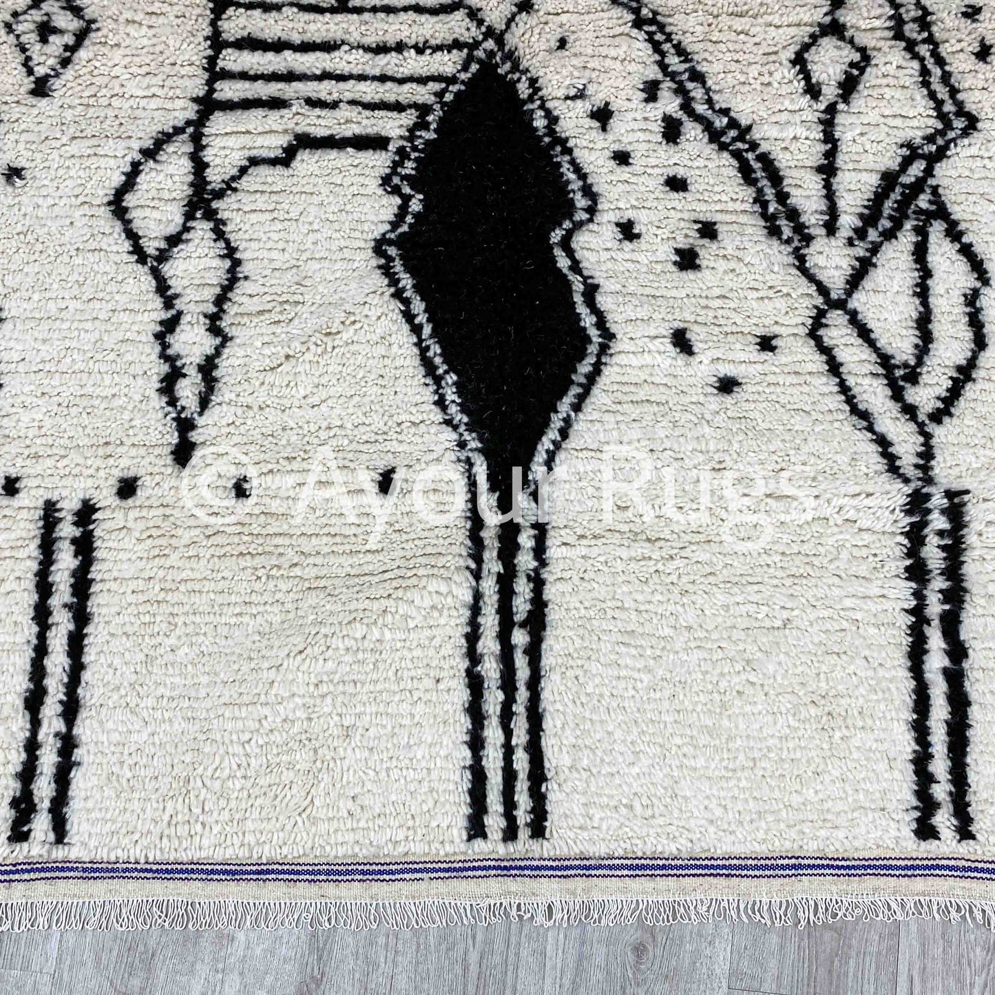 Tafrid – Black and White Moroccan Rug