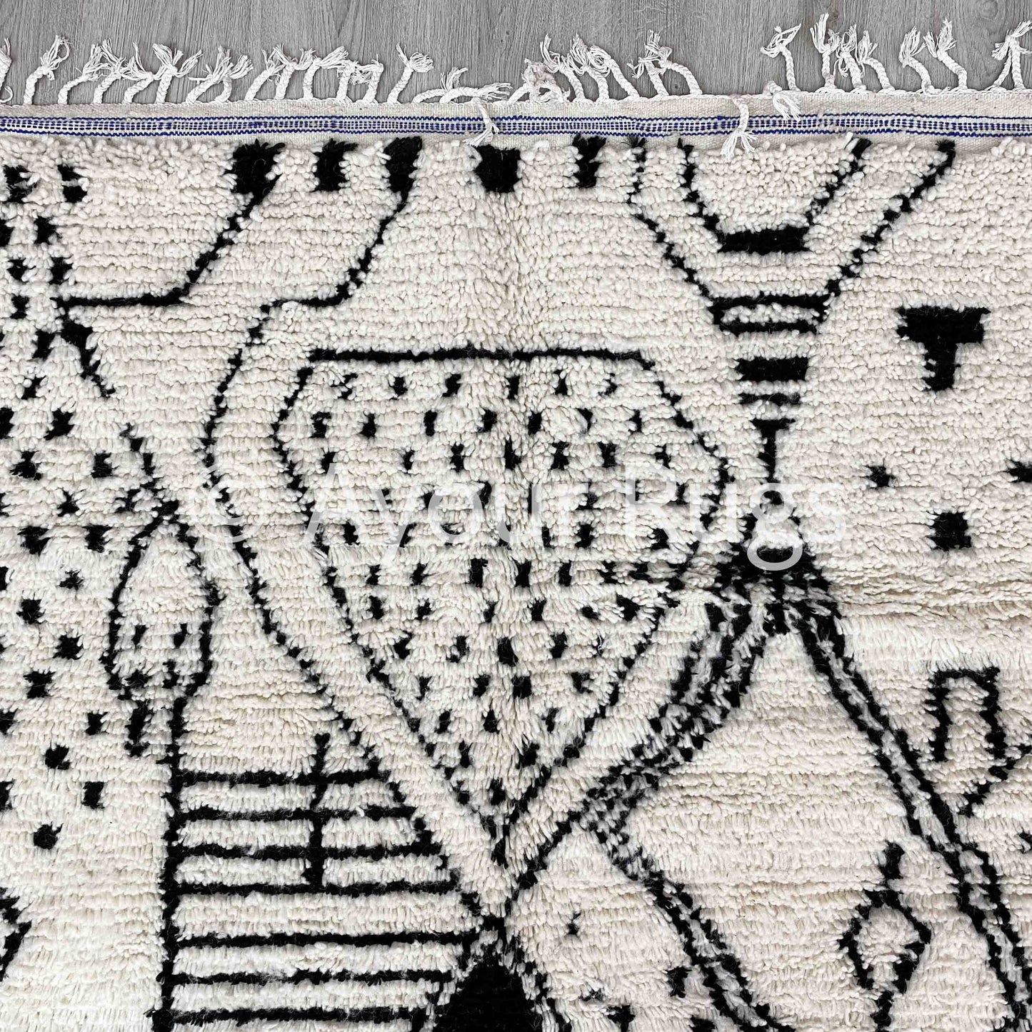 Tafrid – Black and White Moroccan Rug