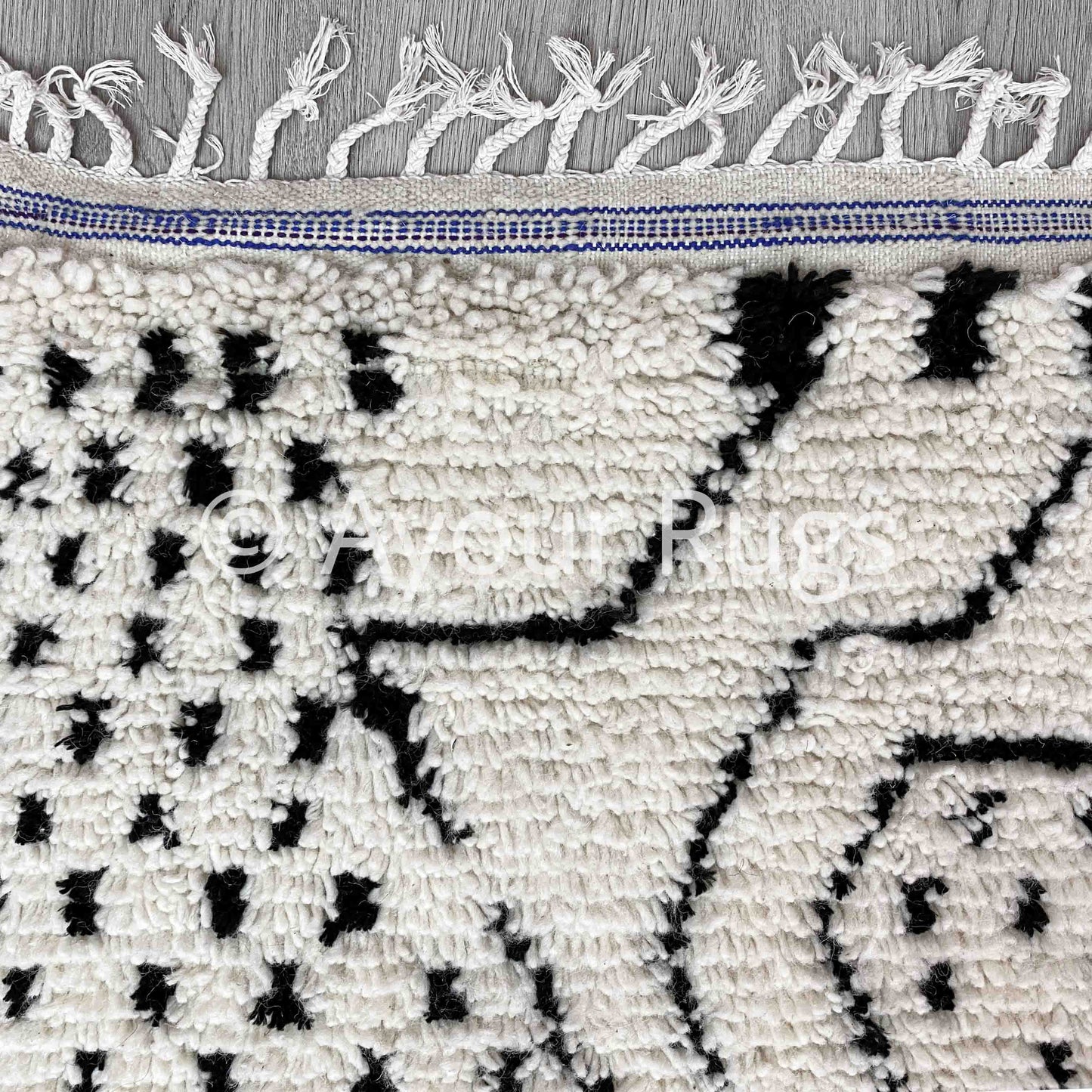 Tafrid – Black and White Moroccan Rug