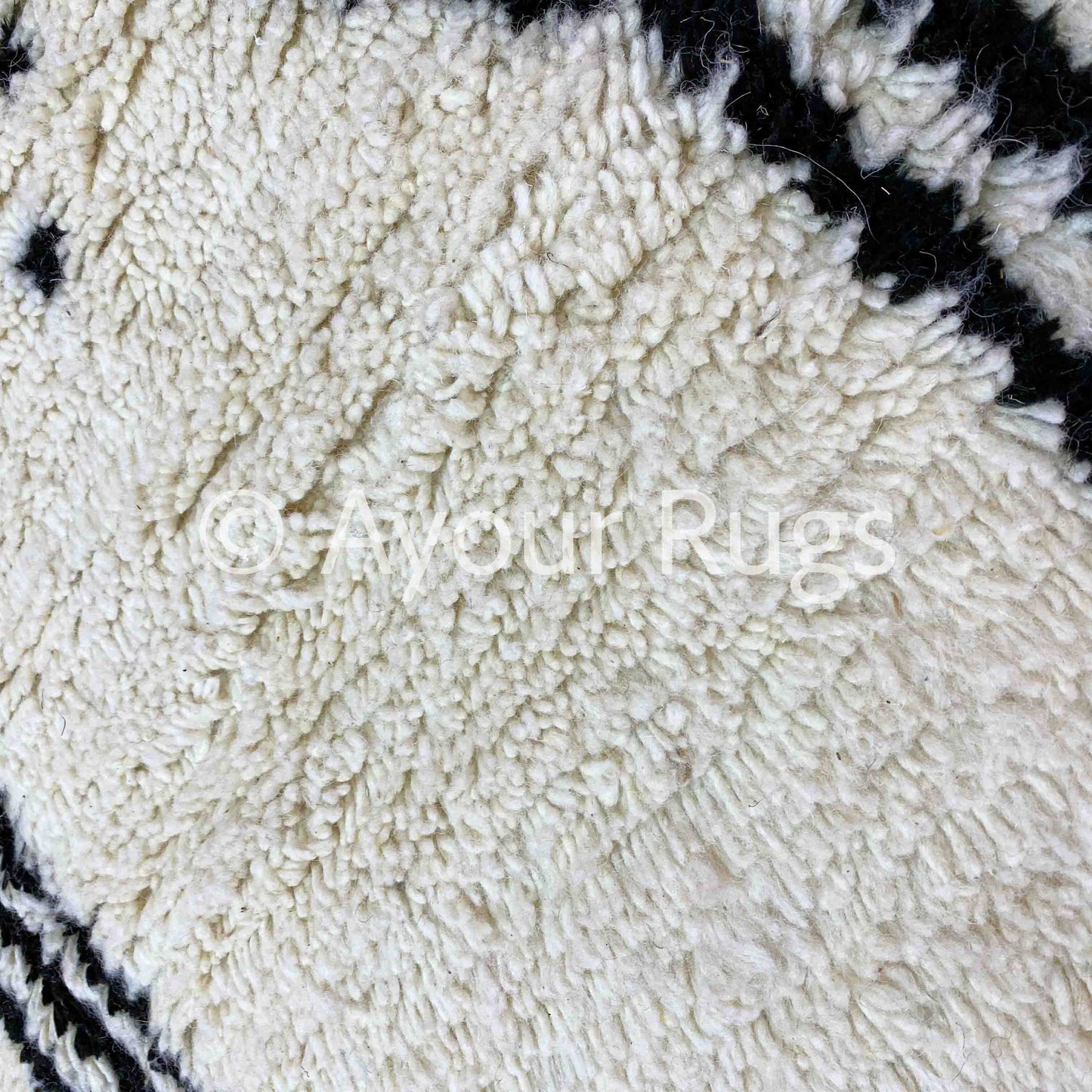 Tafrid – Black and White Moroccan Rug