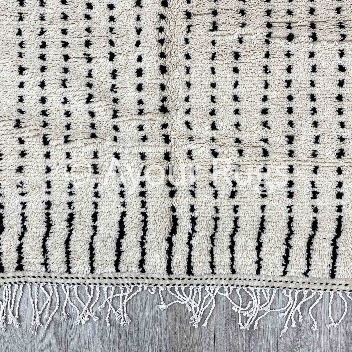 Safia – Dots Moroccan Rug
