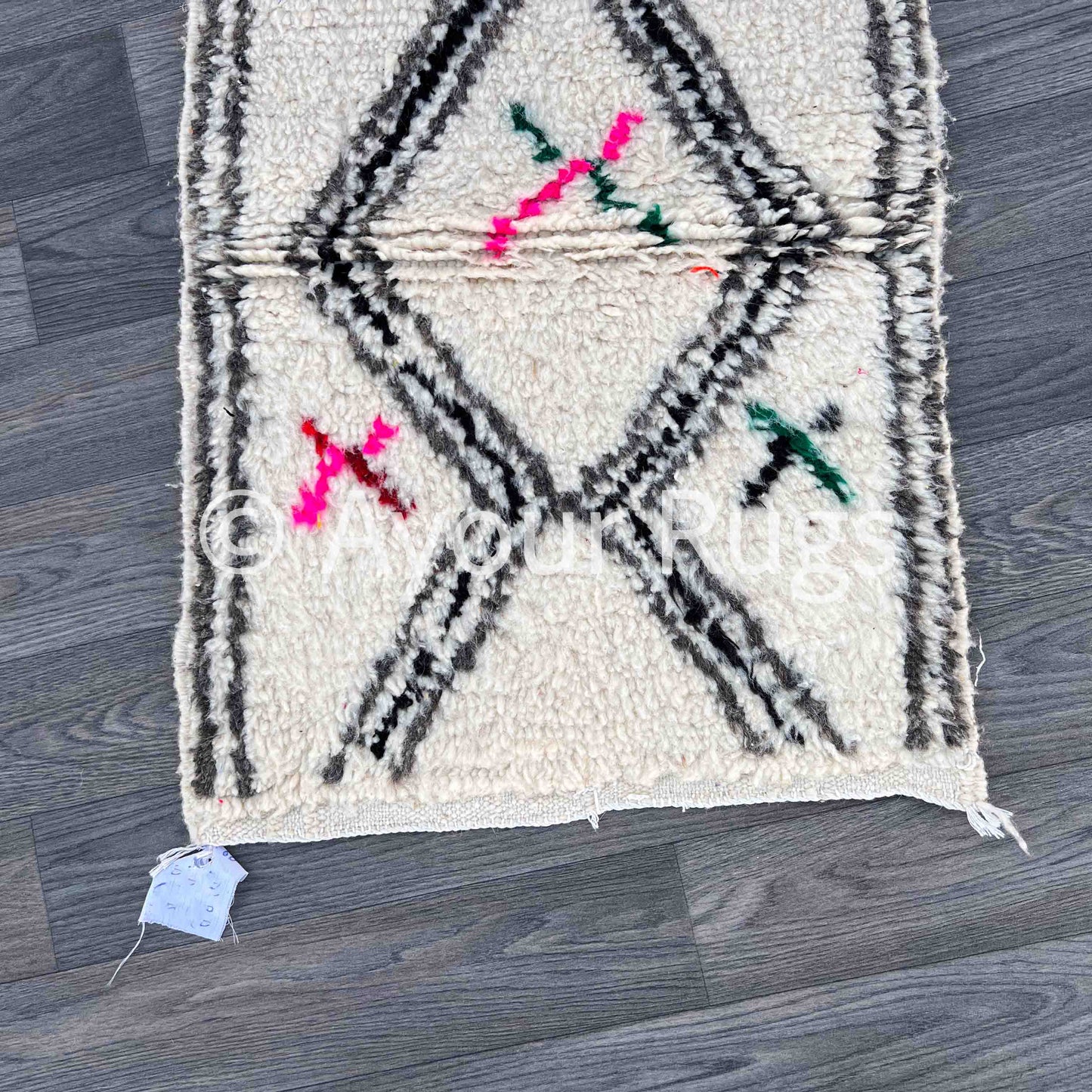 Almas – Moroccan Rug