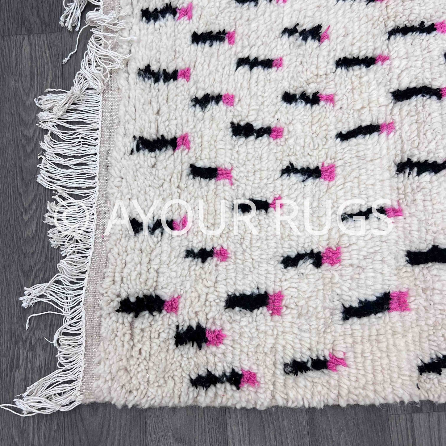 Authentic Azilal Moroccan Rug - Handmade Berber Wool - 5x6.6 ft / 150x200 cm
