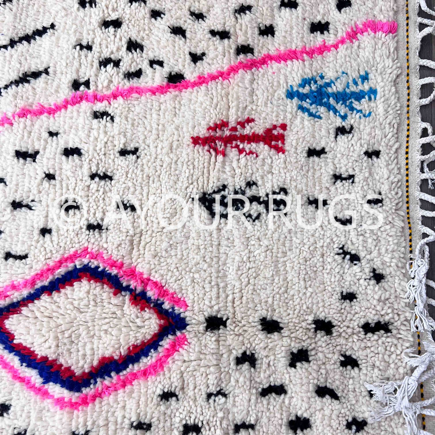 Authentic Azilal Moroccan Rug - Handmade Berber Wool - 5x8.4 ft / 151x256 cm