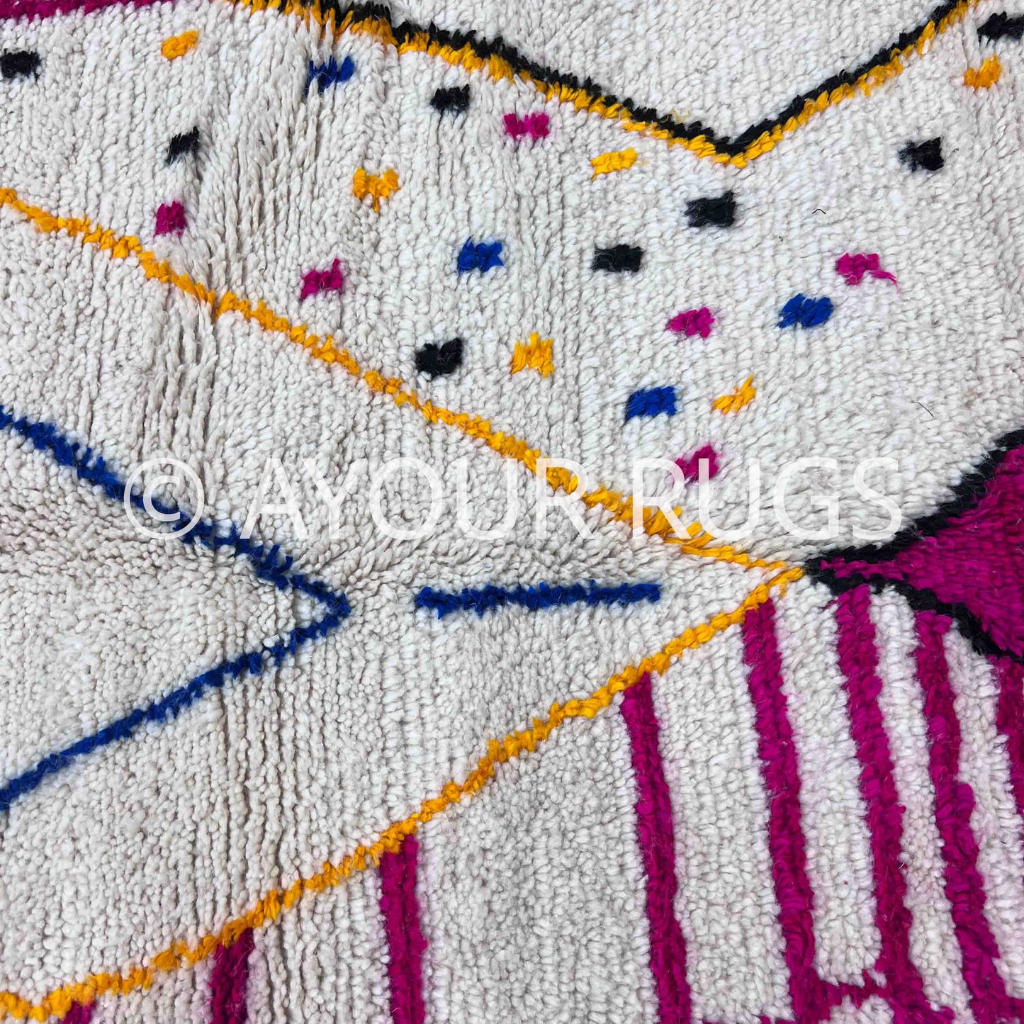 Authentic Azilal Moroccan Rug - Handwoven Wool - 4.9x6.2 ft / 150x190 cm