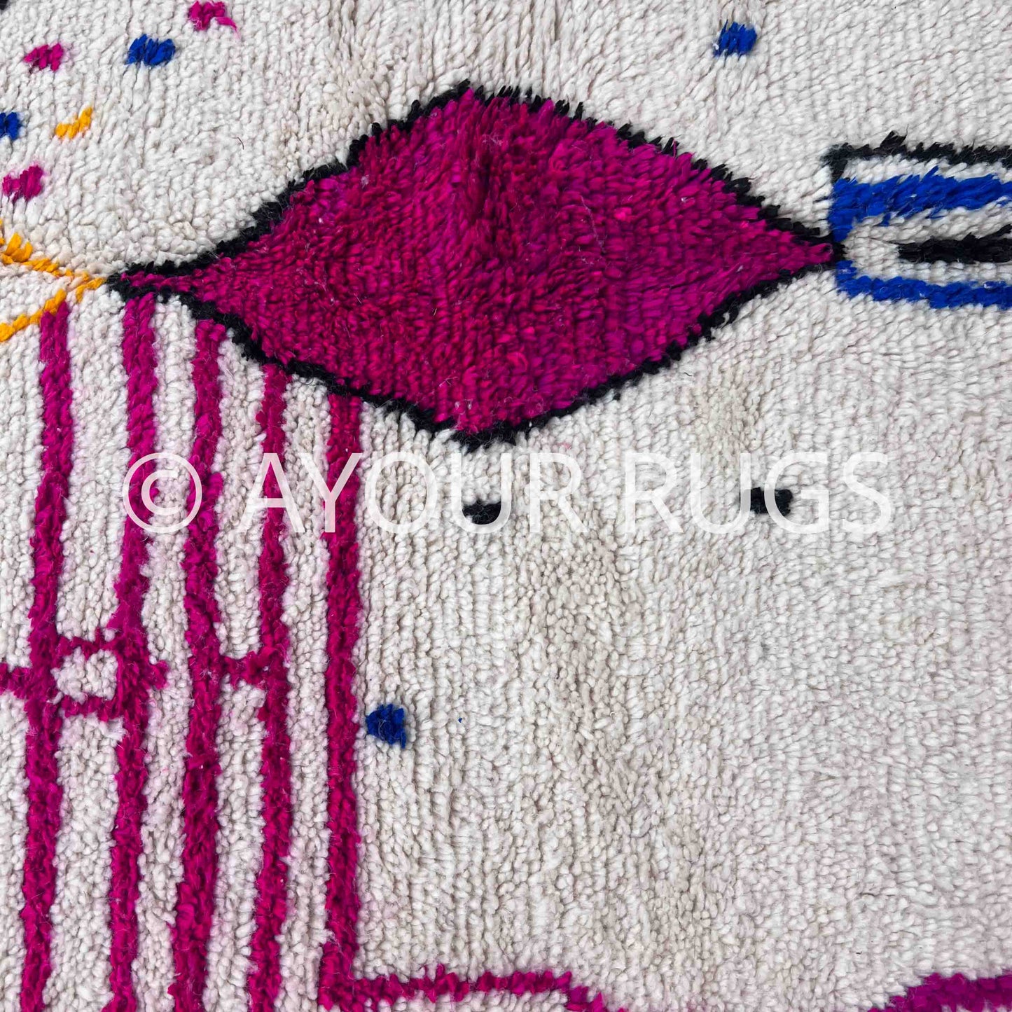 Authentic Azilal Moroccan Rug - Handwoven Wool - 4.9x6.2 ft / 150x190 cm