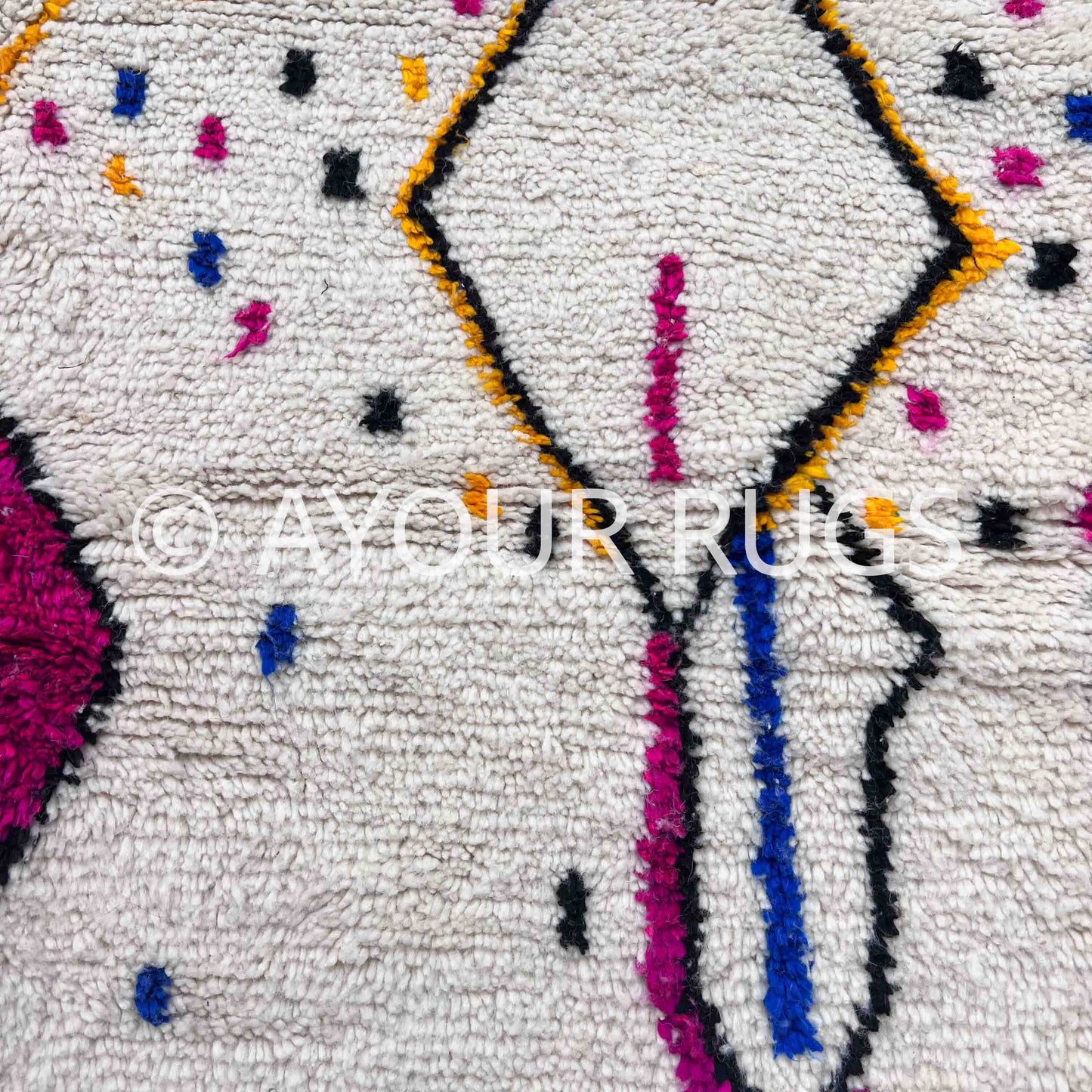 Authentic Azilal Moroccan Rug - Handwoven Wool - 4.9x6.2 ft / 150x190 cm