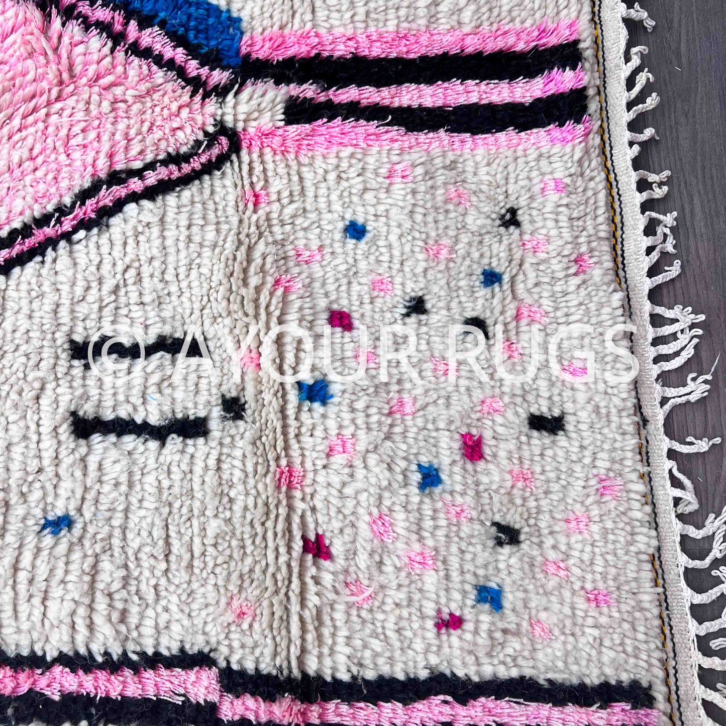 Authentic Azilal Moroccan Rug - Handwoven Wool - 5.9x8.2 ft / 179x250 cm