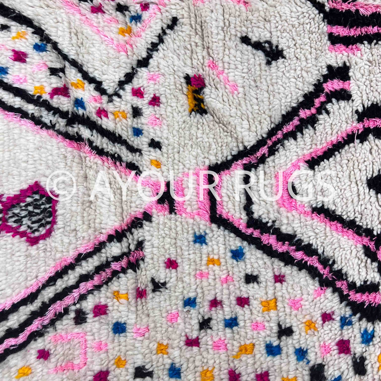 Authentic Azilal Moroccan Rug - Handwoven Wool - 5.9x8.2 ft / 179x250 cm