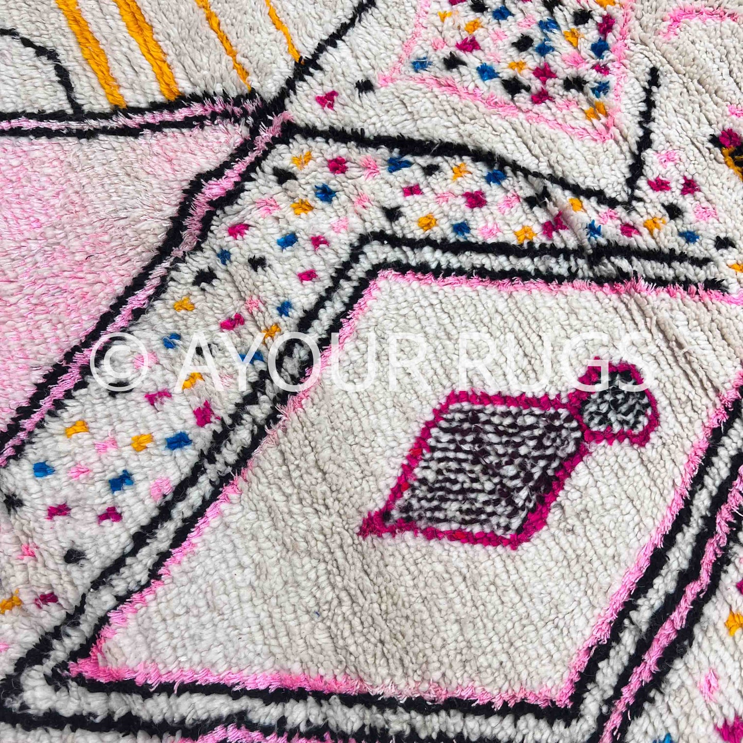 Authentic Azilal Moroccan Rug - Handwoven Wool - 5.9x8.2 ft / 179x250 cm