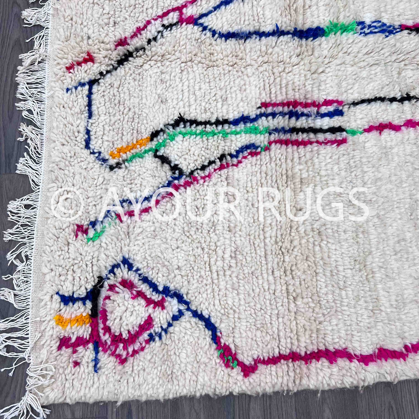 Authentic Azilal Moroccan Rug - Handwoven Wool Shag - 4.9x6.6 ft / 148x200 cm
