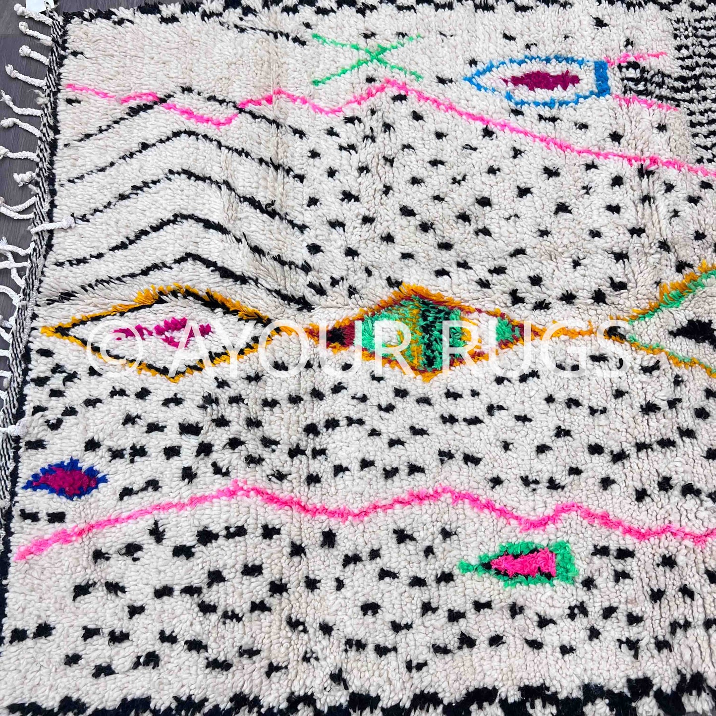 Authentic Azilal Moroccan Rug - Handwoven Wool - 4.6x8.2 ft / 140x250 cm