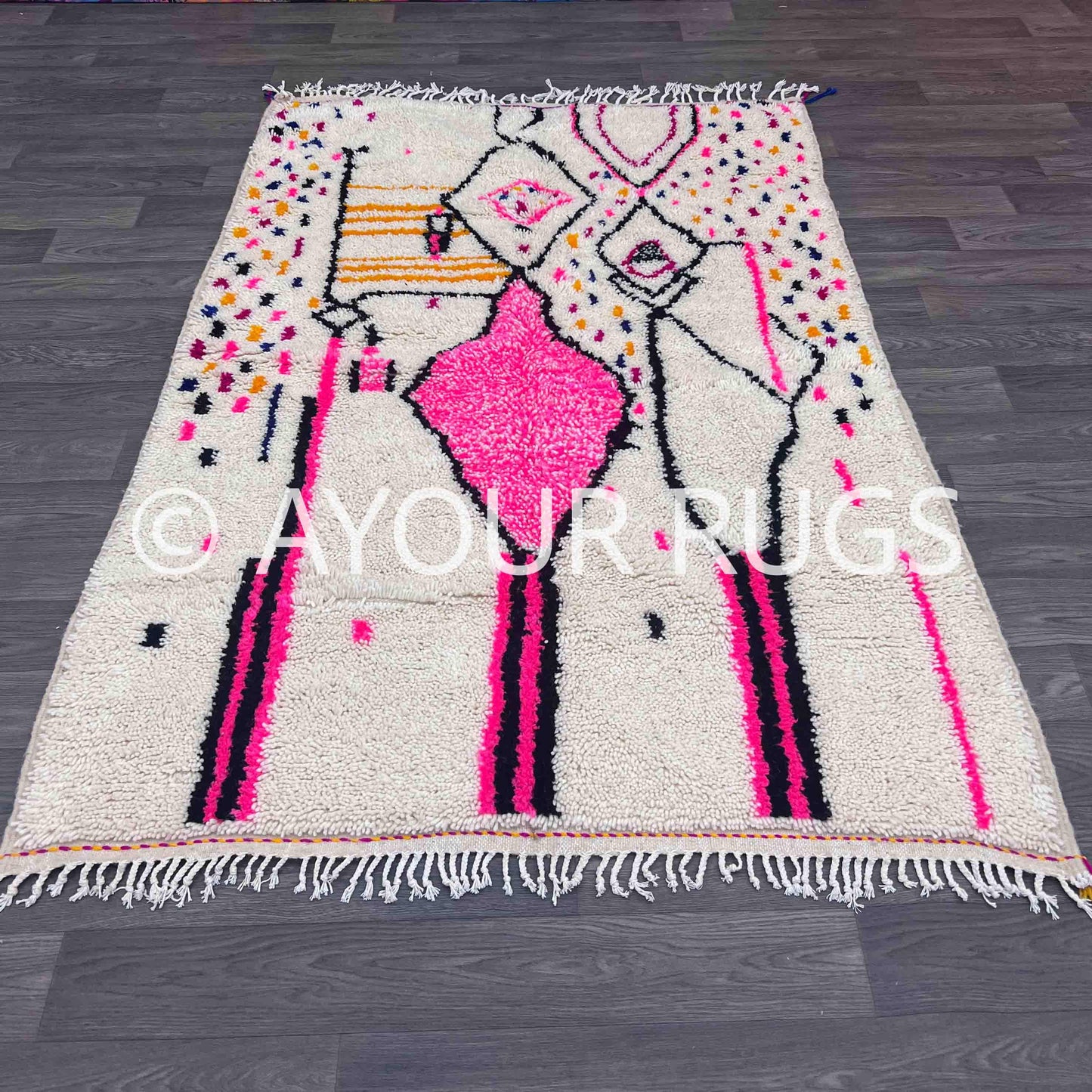 Authentic Azilal Moroccan Rug - Handwoven Wool Shag - 4.3x6.4 ft / 130x196 cm