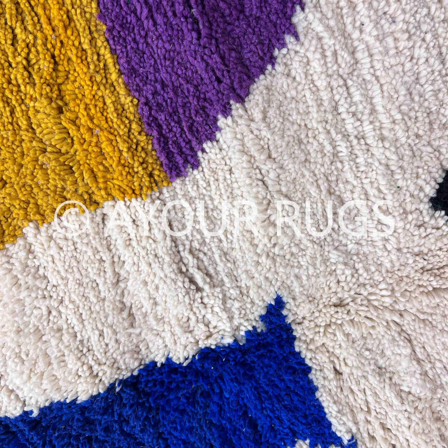 Authentic Azilal Moroccan Rug - Handwoven Wool Shag - 4.8x6.6 ft / 147x200 cm