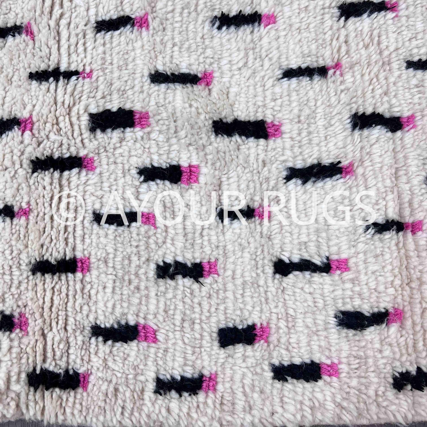 Authentic Azilal Moroccan Rug - Handwoven Wool Shag - 4.9x6.6 ft / 150x200 cm