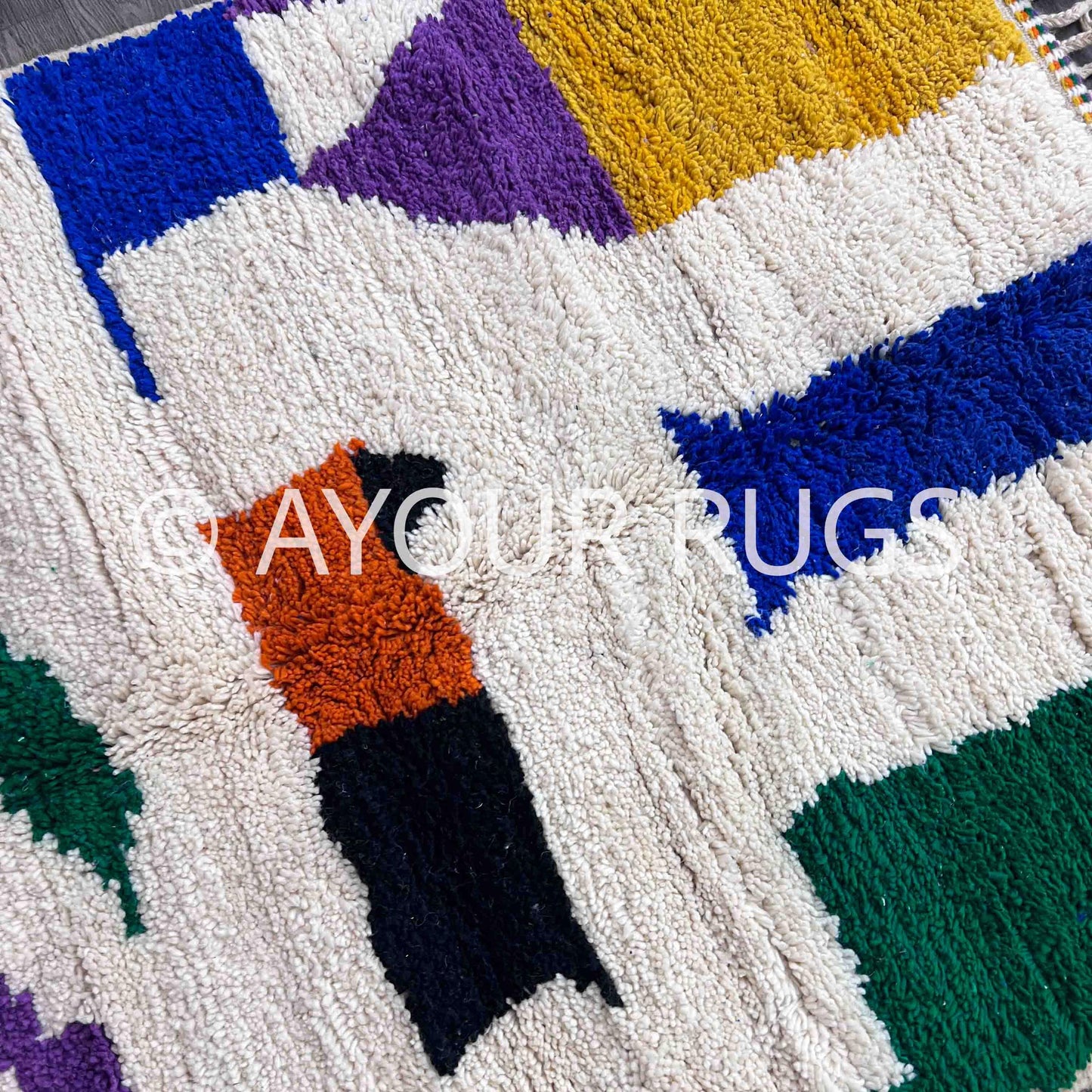 Authentic Azilal Moroccan Rug - Handwoven Wool Shag - 4.8x6.6 ft / 147x200 cm