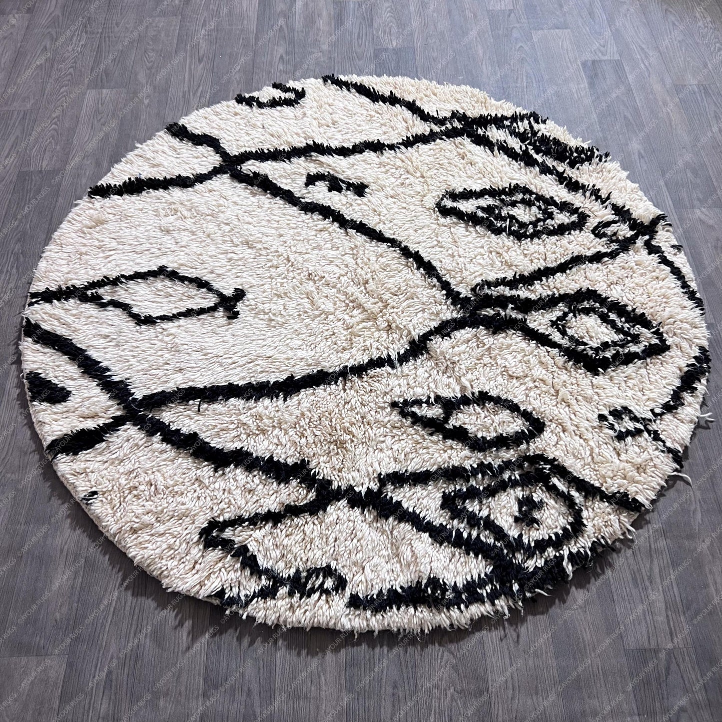 Round Moroccan Berber Rug - Handwoven Wool - 5.3x5.3 ft / 161x161 cm