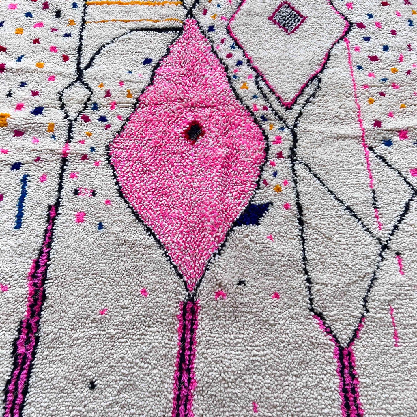 Authentic Moroccan Rug | 5.0 x 7.3 ft / 153 x 223 cm | Moroccan Rug With Pink | Azilal Teppich | Morocco | Beni Ourain Rug | Azilal Rug