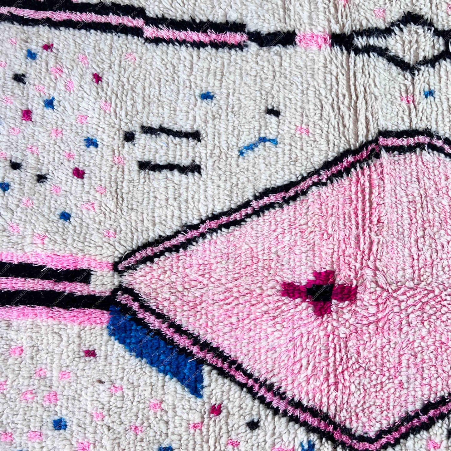 Authentic Azilal Moroccan Rug - Handwoven Wool Shag - 5.9x8.2 ft / 179x250 cm