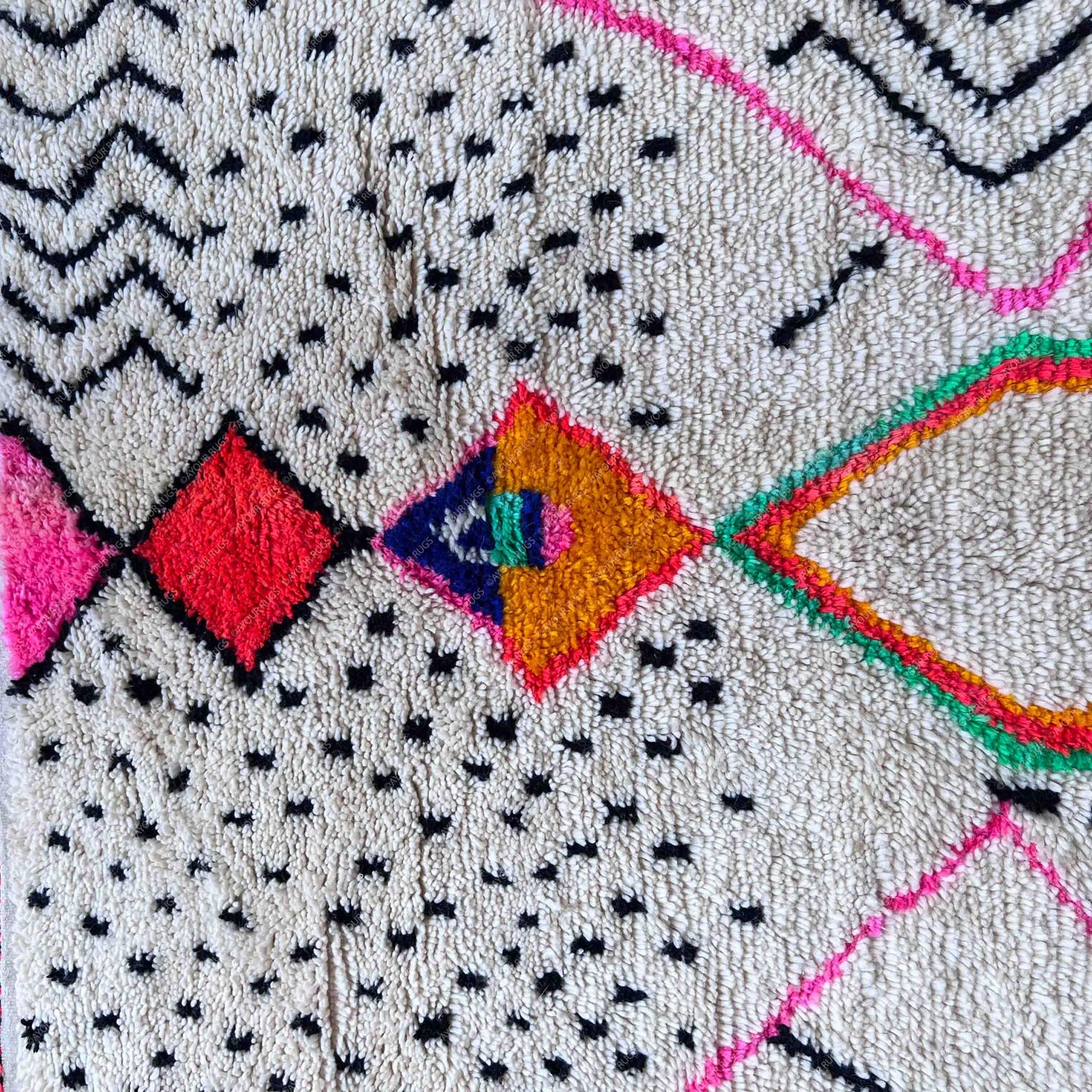 Square Moroccan Berber Carpet - Handwoven Wool - 8.2x8.2 ft / 250x250 cm