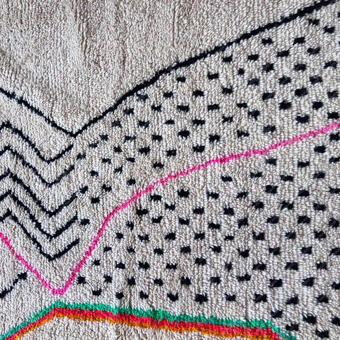 Square Moroccan Berber Carpet - Handwoven Wool - 8.2x8.2 ft / 250x250 cm