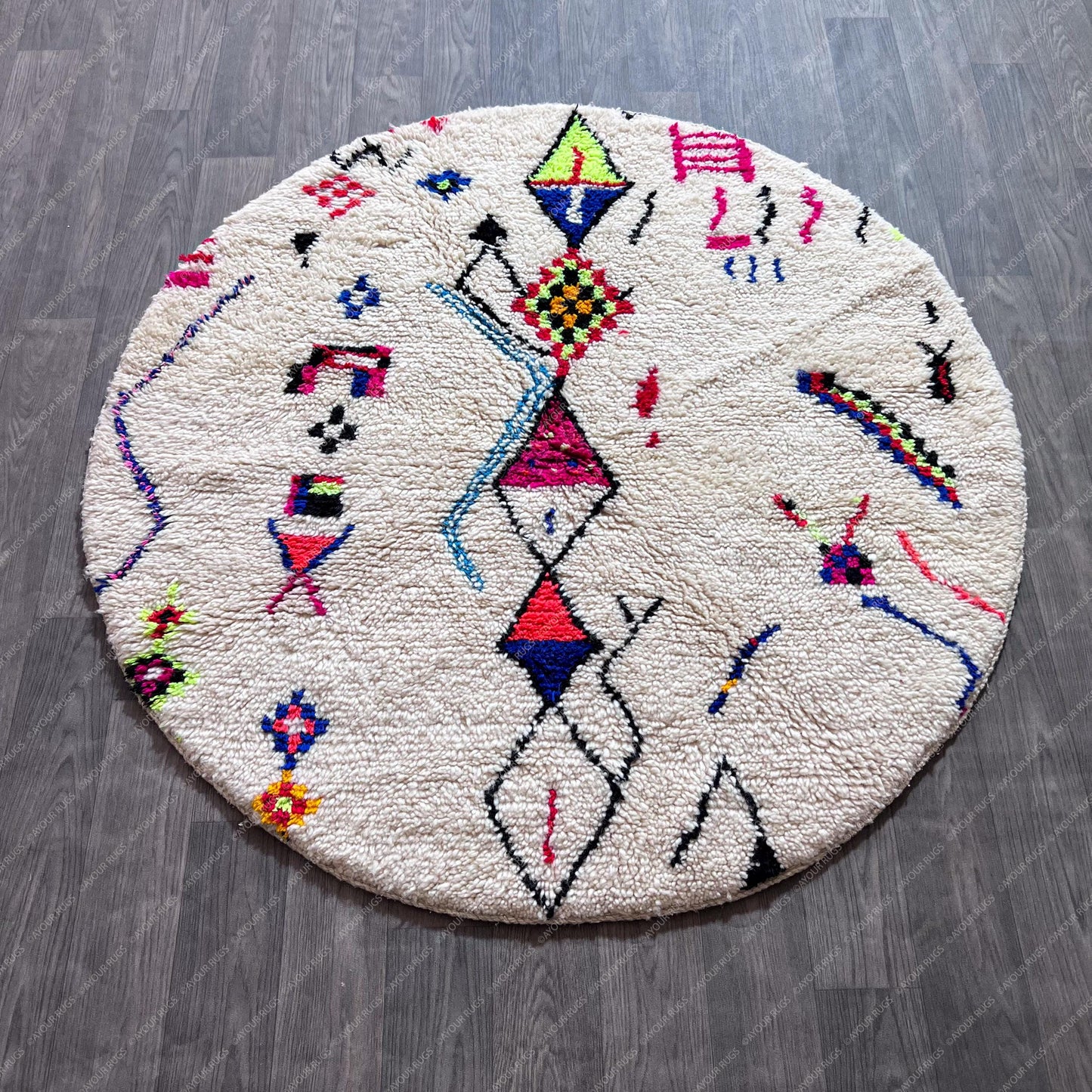 Round Moroccan Berber Rug - Handwoven Wool - 4.5x4.5 ft / 137x137 cm