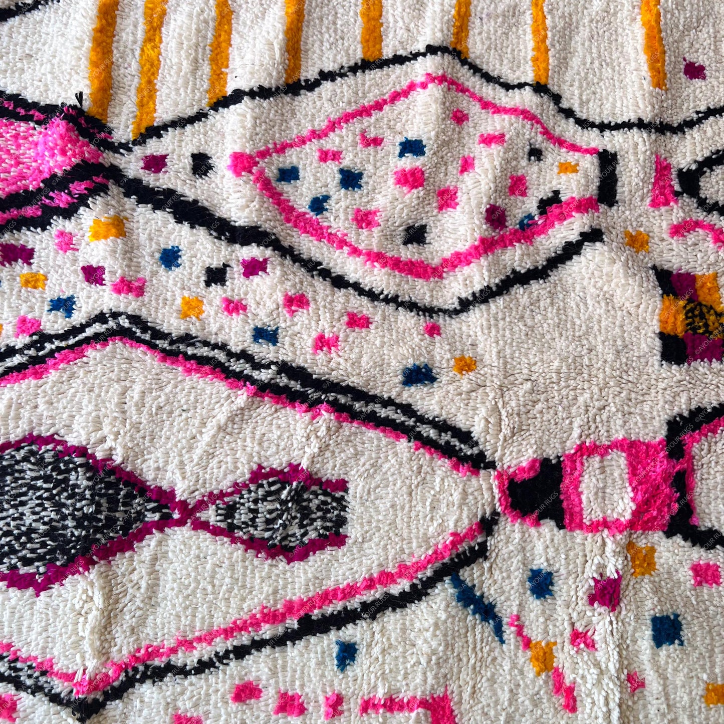 Authentic Beni Ourain Rug - Handwoven Wool Shag - 5.9x9.8 ft / 181x300 cm