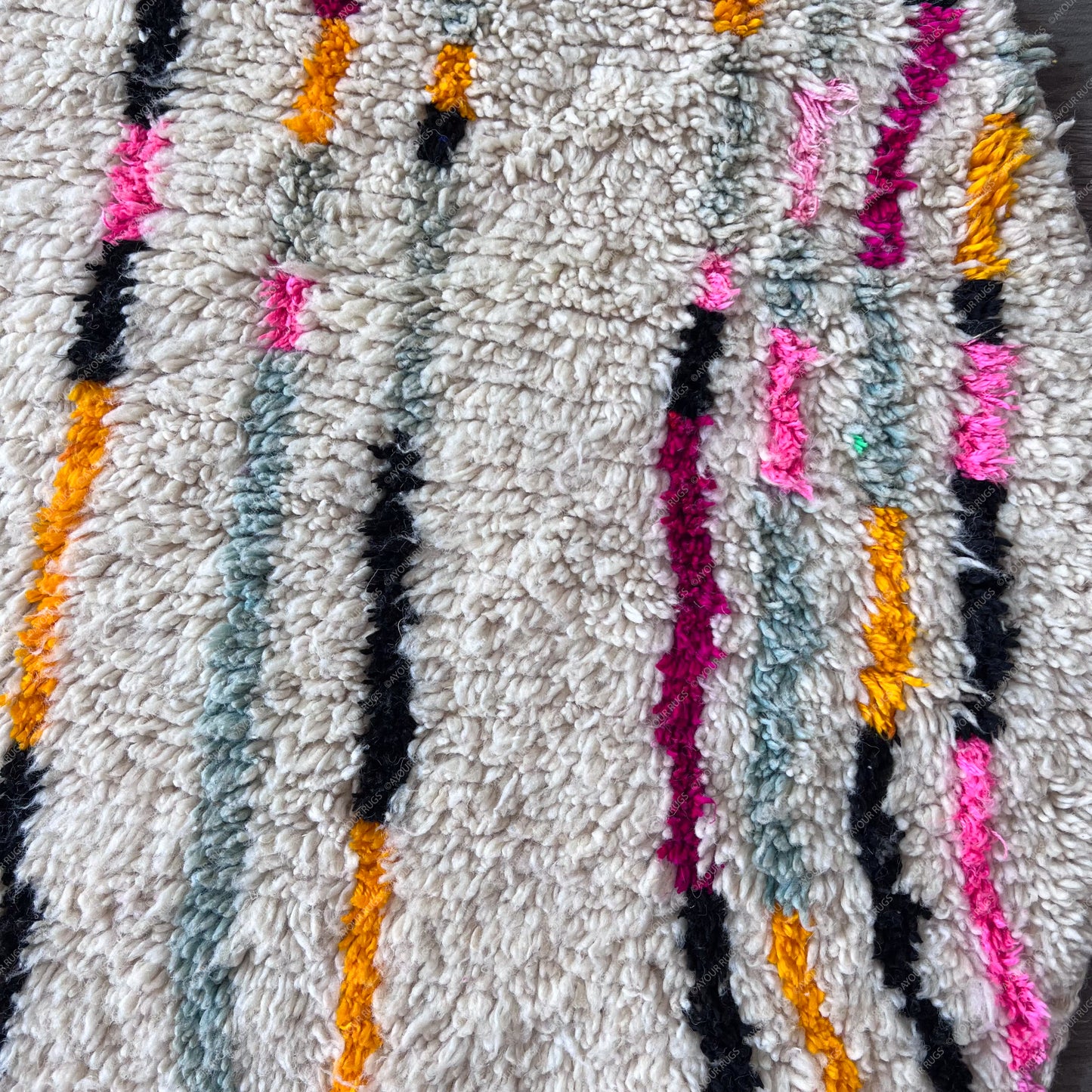 Round Moroccan Berber Rug - Handwoven Wool - 5.1x5.1 ft / 155x155 cm