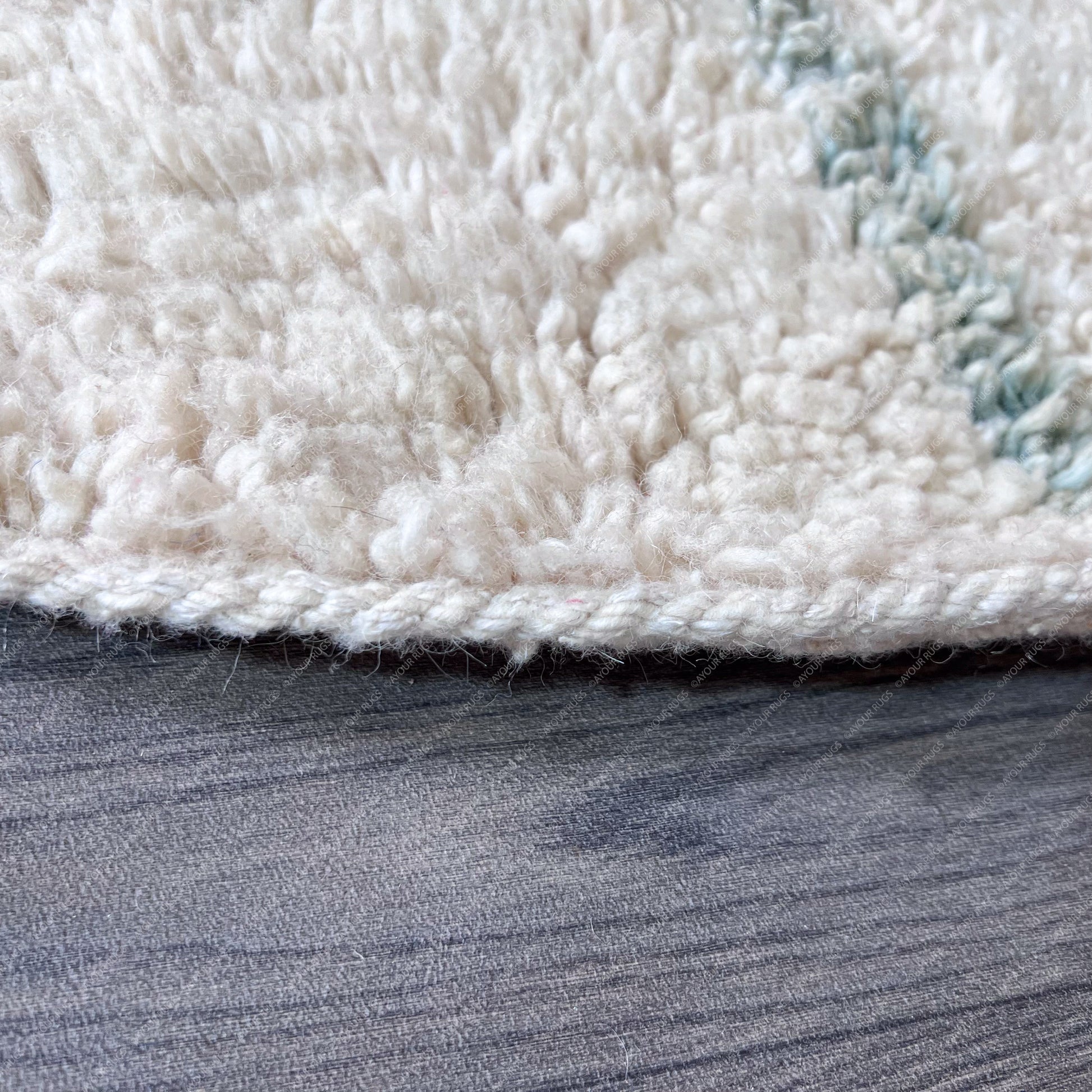 Round Moroccan Berber Rug - Handwoven Wool - 5.1x5.1 ft / 155x155 cm