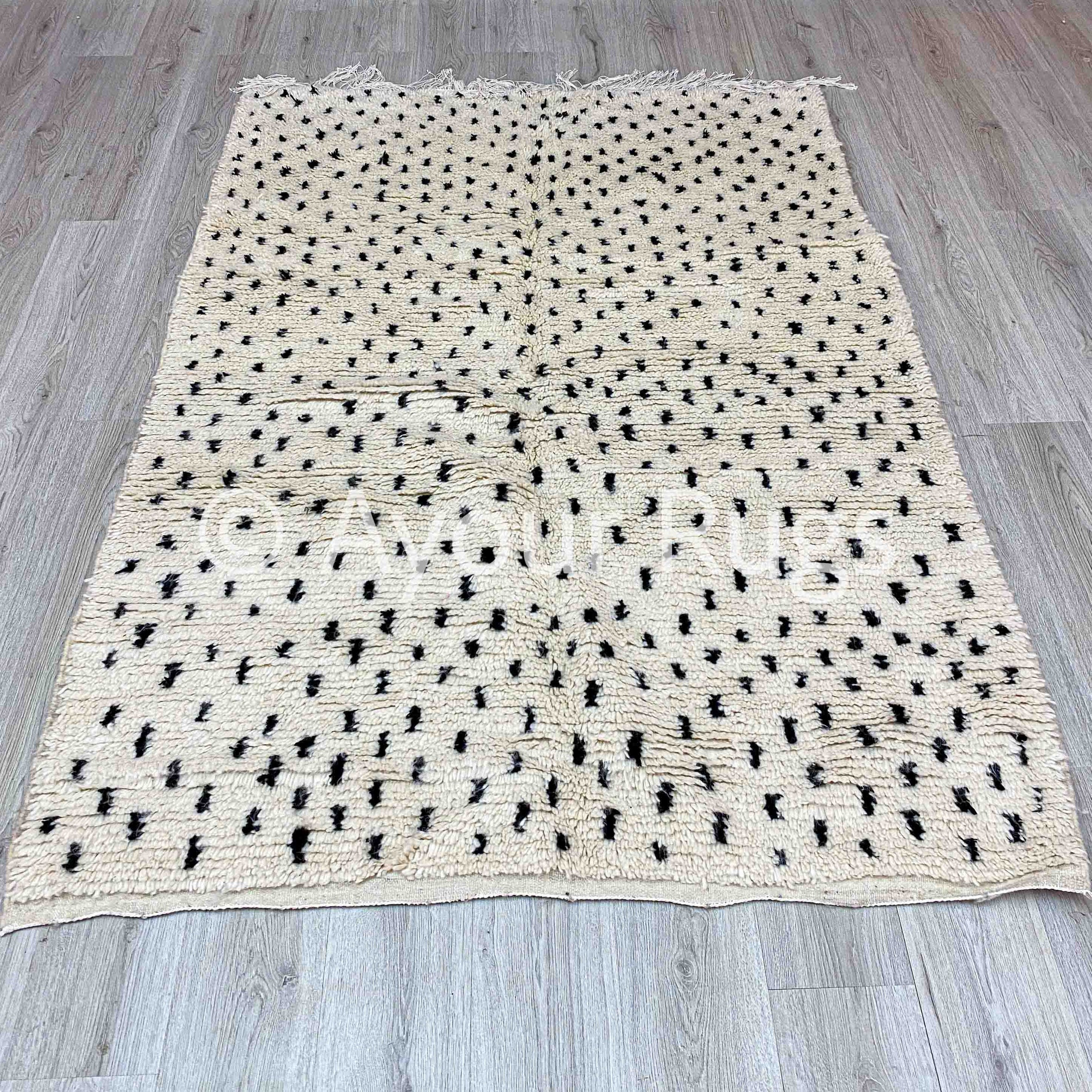 Lina – Dots Black Moroccan Rug