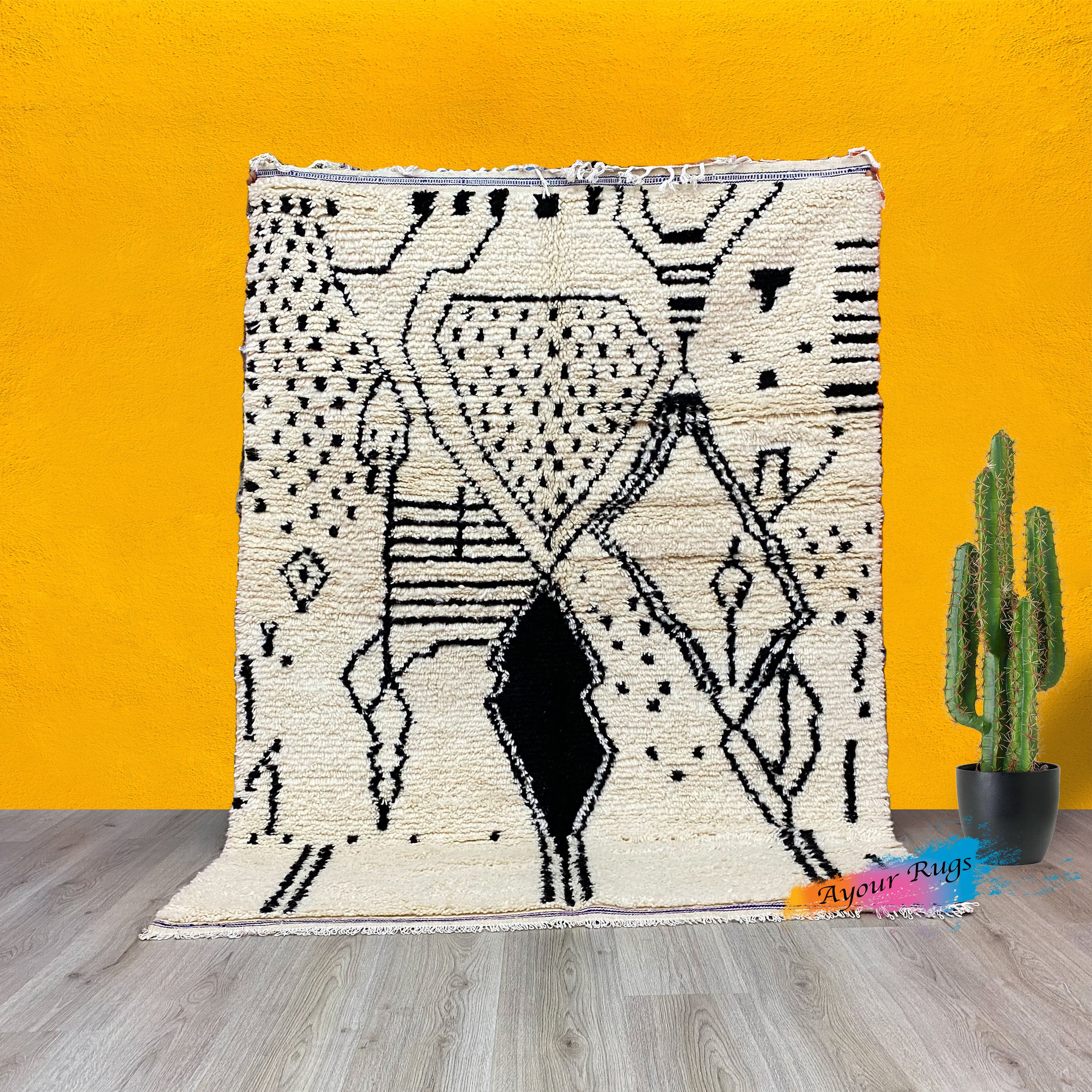 Tafrid – Black and White Moroccan Rug