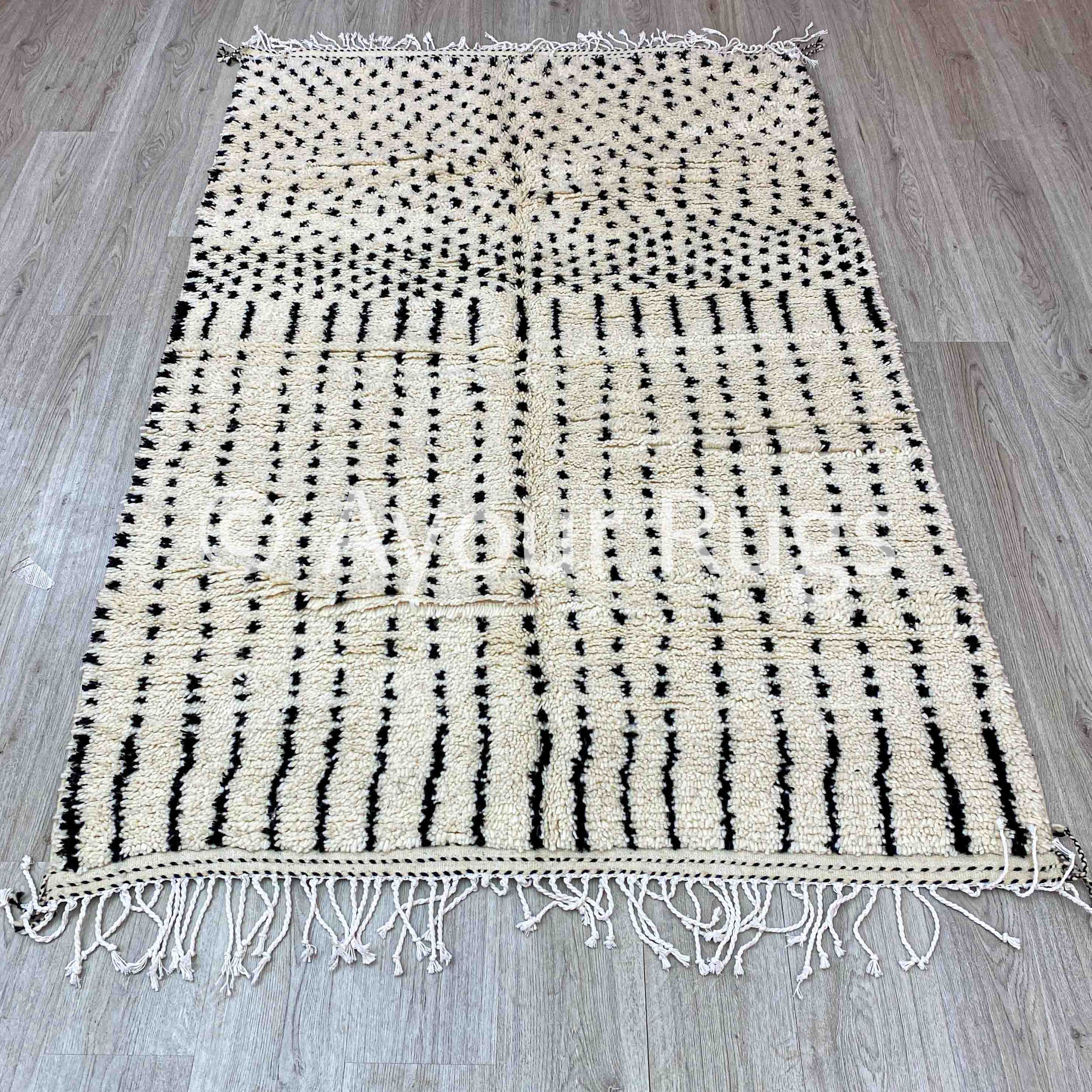 Safia – Dots Moroccan Rug