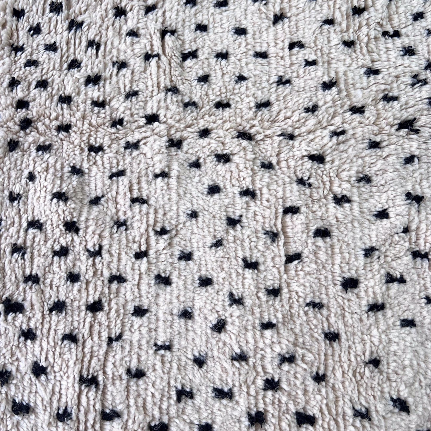 Dots Moroccan Rug | 4.9 X 6.6 Ft / 150 X 200 Cm | Azilal Teppich | Morocco | Beni Ourain Rug | Azilal Rug | Tapi Marocain | Beni Rug