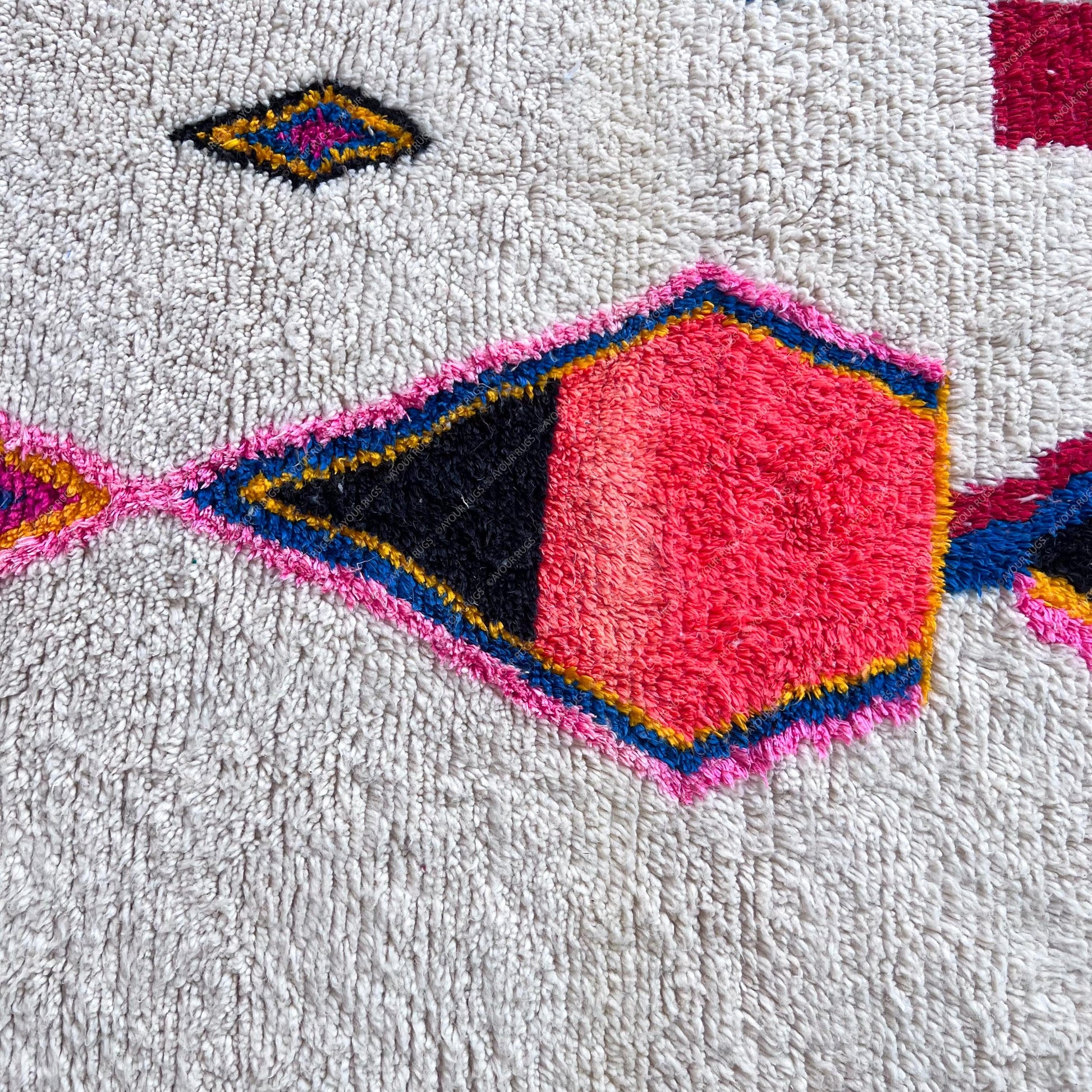 Round Marocain | 7.9 x 7.9 ft / 240 x 240 cm | Tapi | Moroccan Rug | Azilal Teppich | Morocco | Beni Ourain Rug | Azilal Rug | Beni Rug