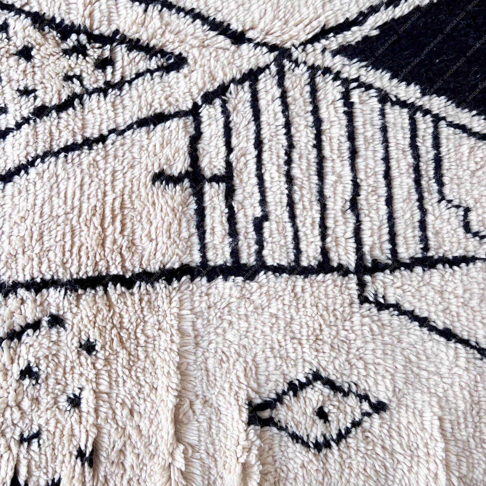 Authentic Azilal Moroccan Rug - Handwoven Wool Shag - 4.6x8.0 ft / 140x243 cm