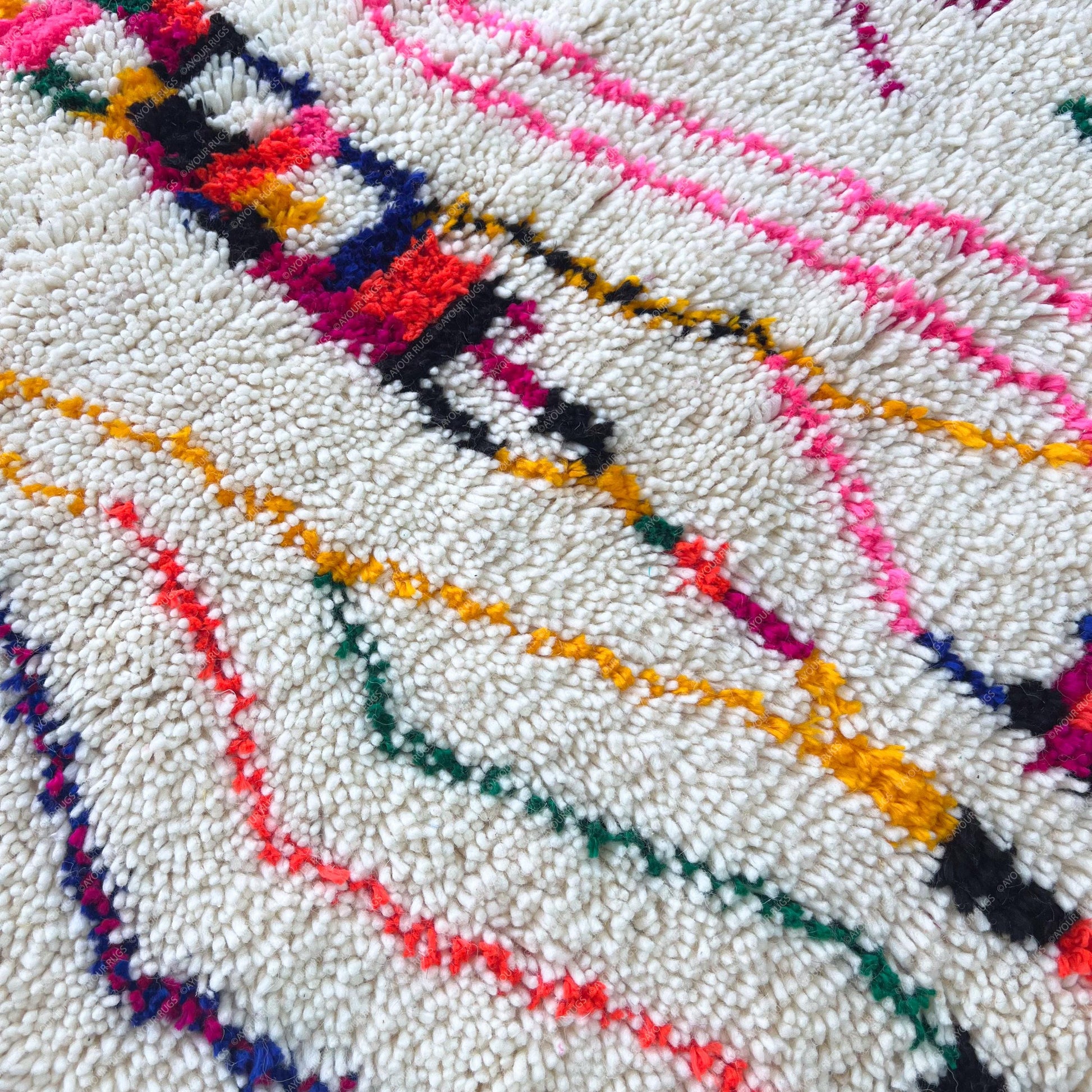 Runner Moroccan Rug | 2.7 X 6.3 Ft / 84 X 191 Cm | Azilal Teppich | Morocco | Beni Ourain Rug | Azilal Rug | Tapi Marocain | Beni Rug