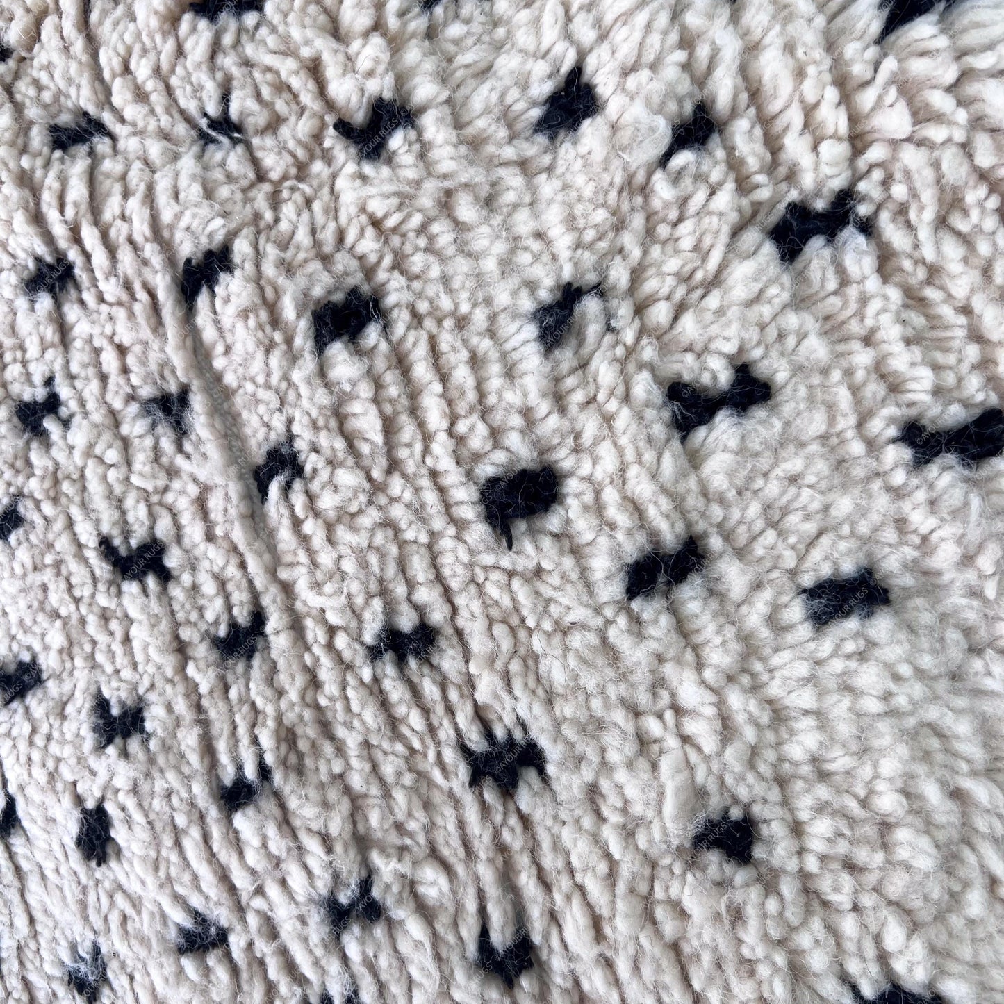 Dots Moroccan Rug | 4.9 X 6.6 Ft / 150 X 200 Cm | Azilal Teppich | Morocco | Beni Ourain Rug | Azilal Rug | Tapi Marocain | Beni Rug