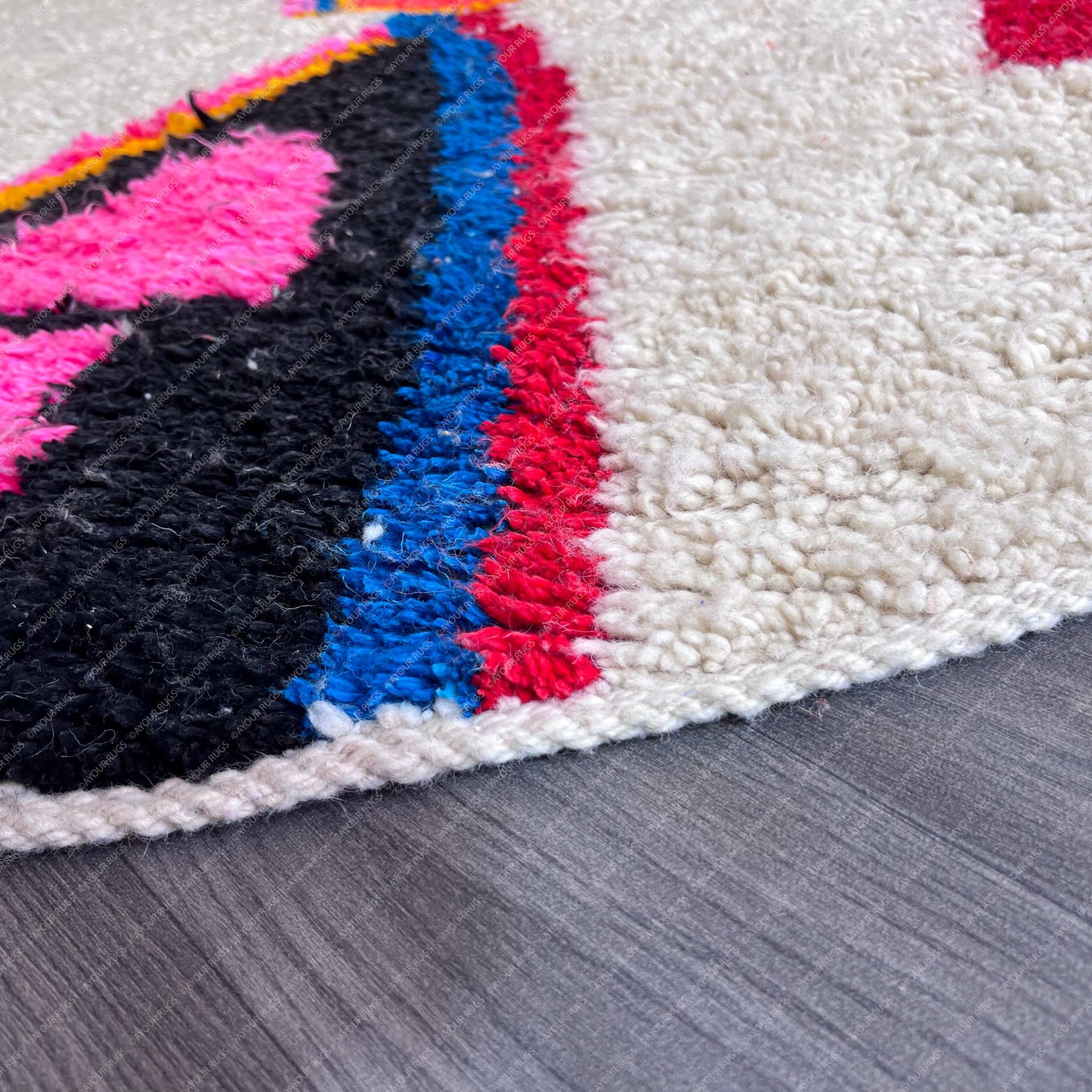 Round Marocain | 7.9 x 7.9 ft / 240 x 240 cm | Tapi | Moroccan Rug | Azilal Teppich | Morocco | Beni Ourain Rug | Azilal Rug | Beni Rug