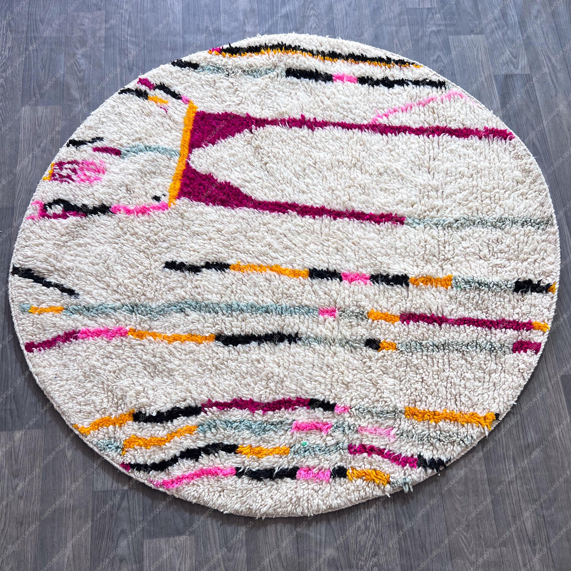 Round Moroccan Berber Rug - Handwoven Wool - 5.1x5.1 ft / 155x155 cm