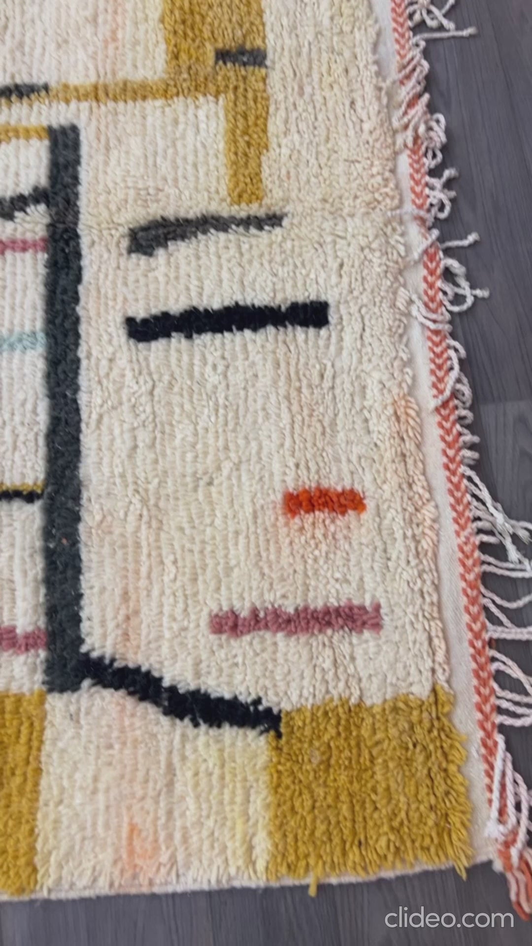 Authentic Azilal Moroccan Rug - Handwoven Wool Shag - 5.1x8.1 ft / 155x246 cm