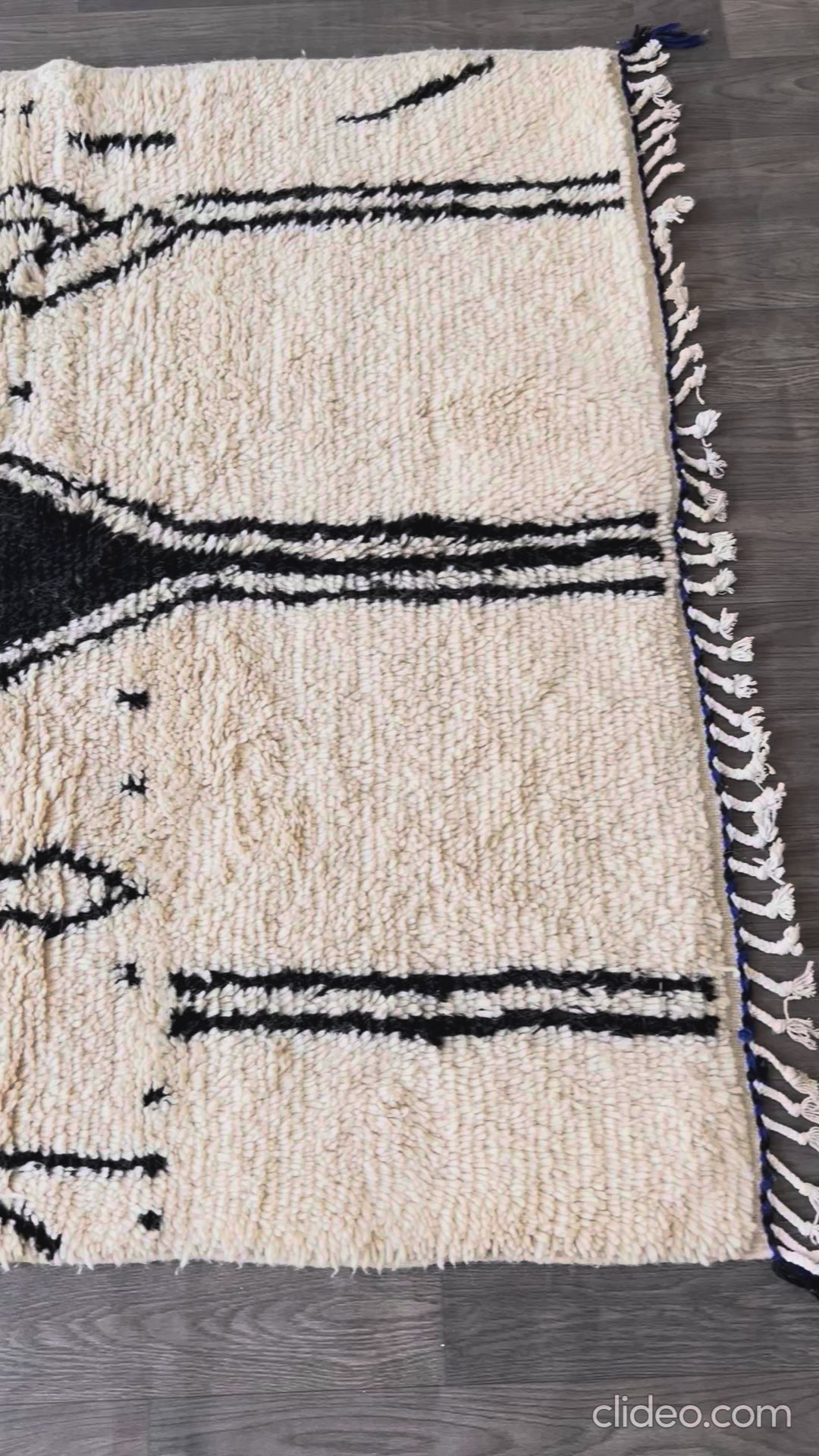 Authentic Azilal Moroccan Rug - Handwoven Wool Shag - 4.6x8.0 ft / 140x243 cm